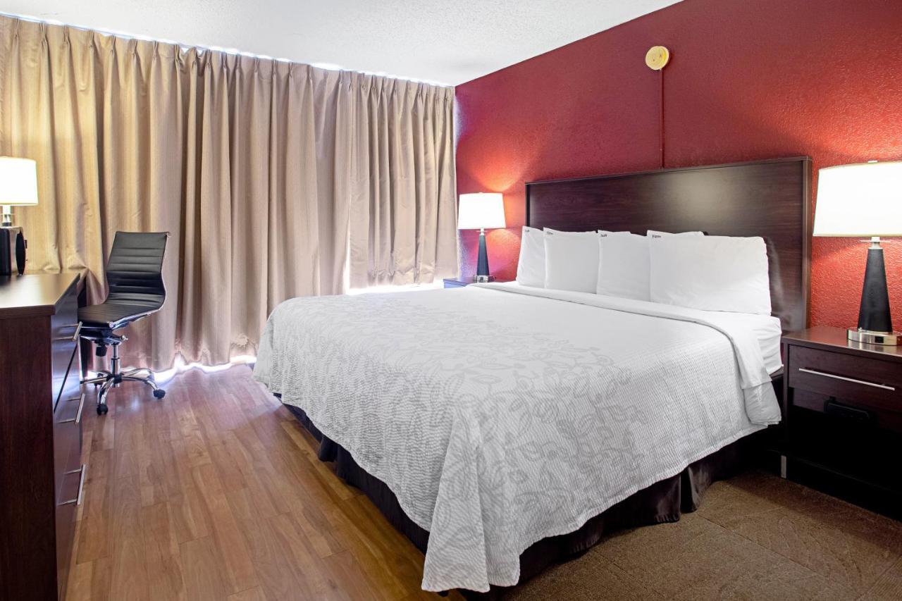 Red Roof Inn Plus+ Wichita East מראה חיצוני תמונה