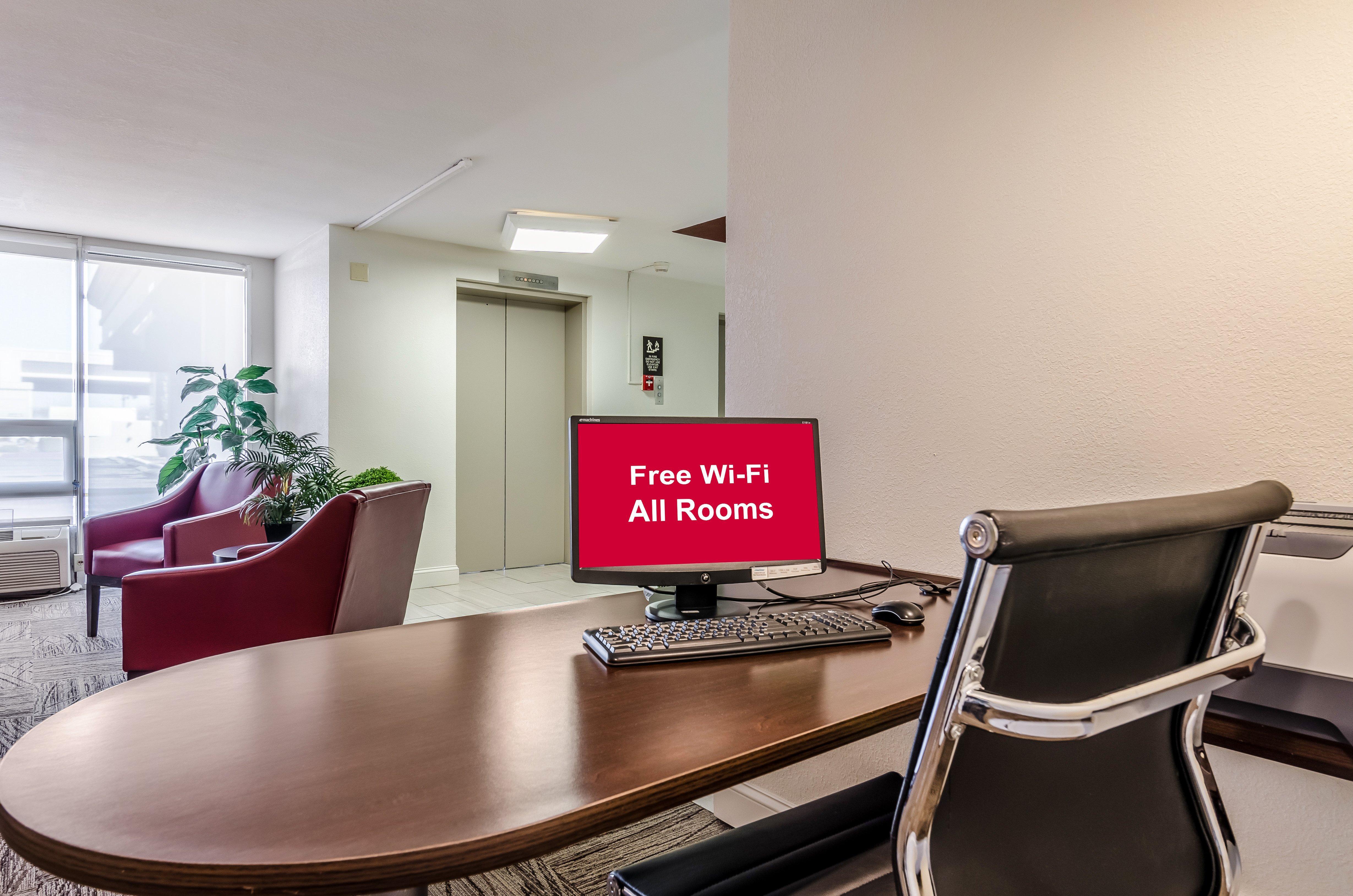 Red Roof Inn Plus+ Wichita East מראה חיצוני תמונה