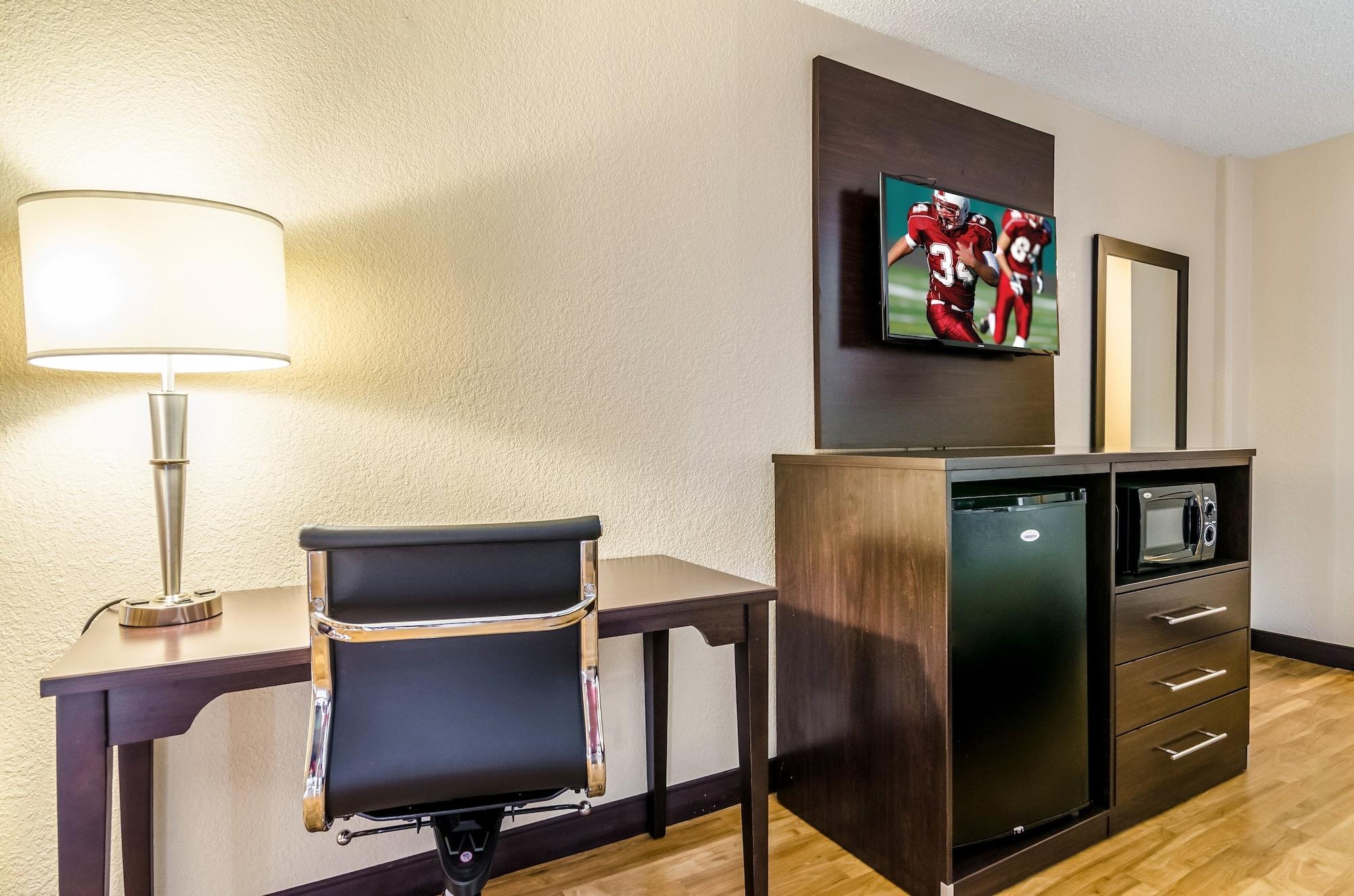 Red Roof Inn Plus+ Wichita East מראה חיצוני תמונה