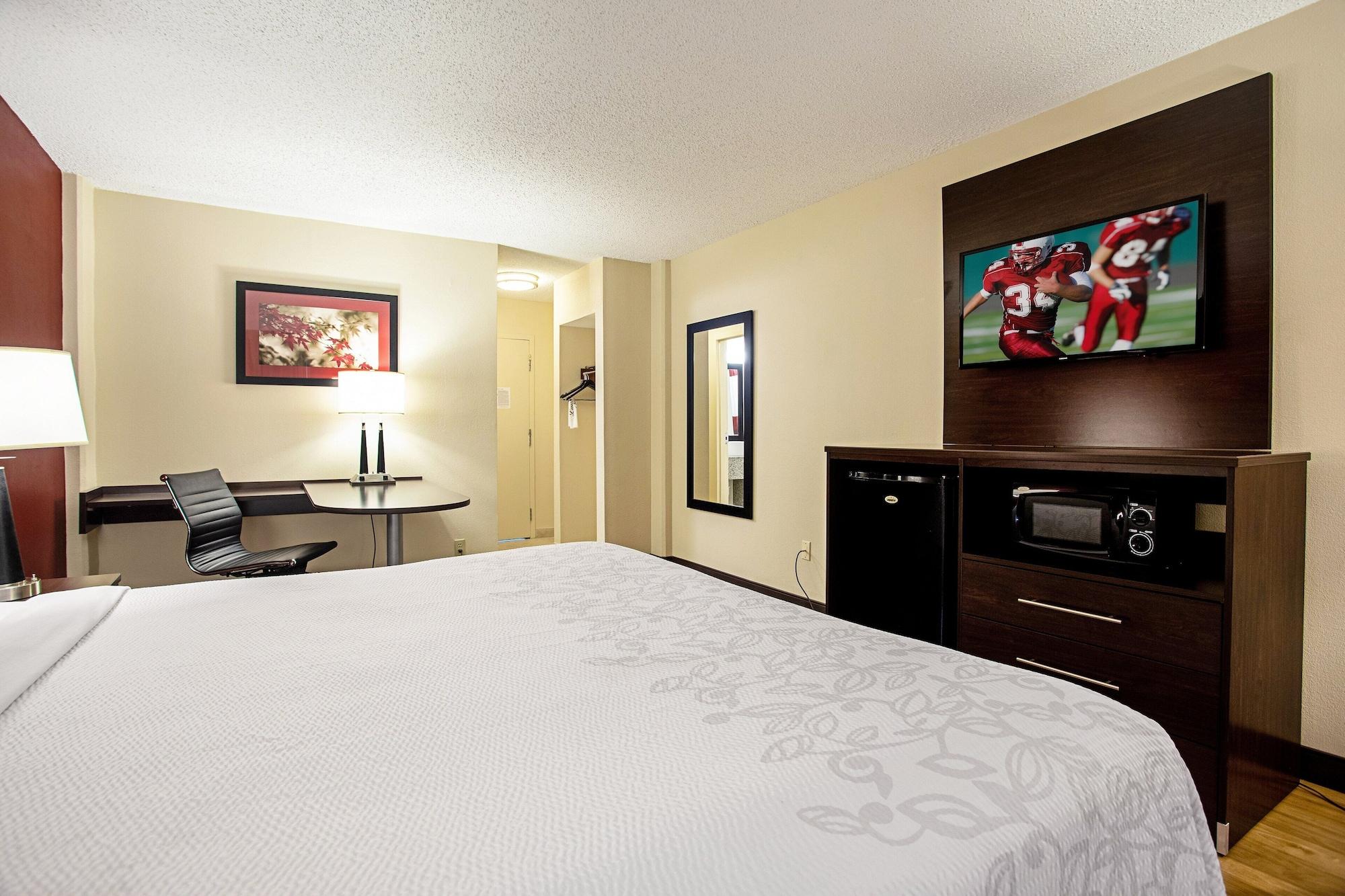 Red Roof Inn Plus+ Wichita East מראה חיצוני תמונה